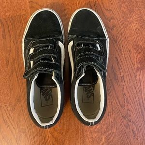 Vans womens size 7 (or mens size 5.5)